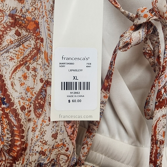 NWT Francesca's Paisley Flair Sleeve Romper - Picture 4 of 5